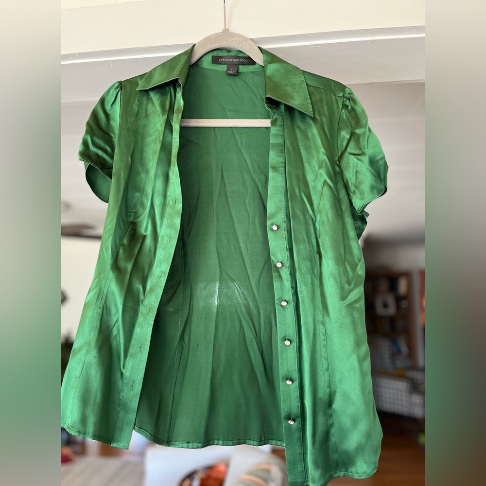 Emerald Green Satin Short Sleeved Blouse - Picture 2 of 7